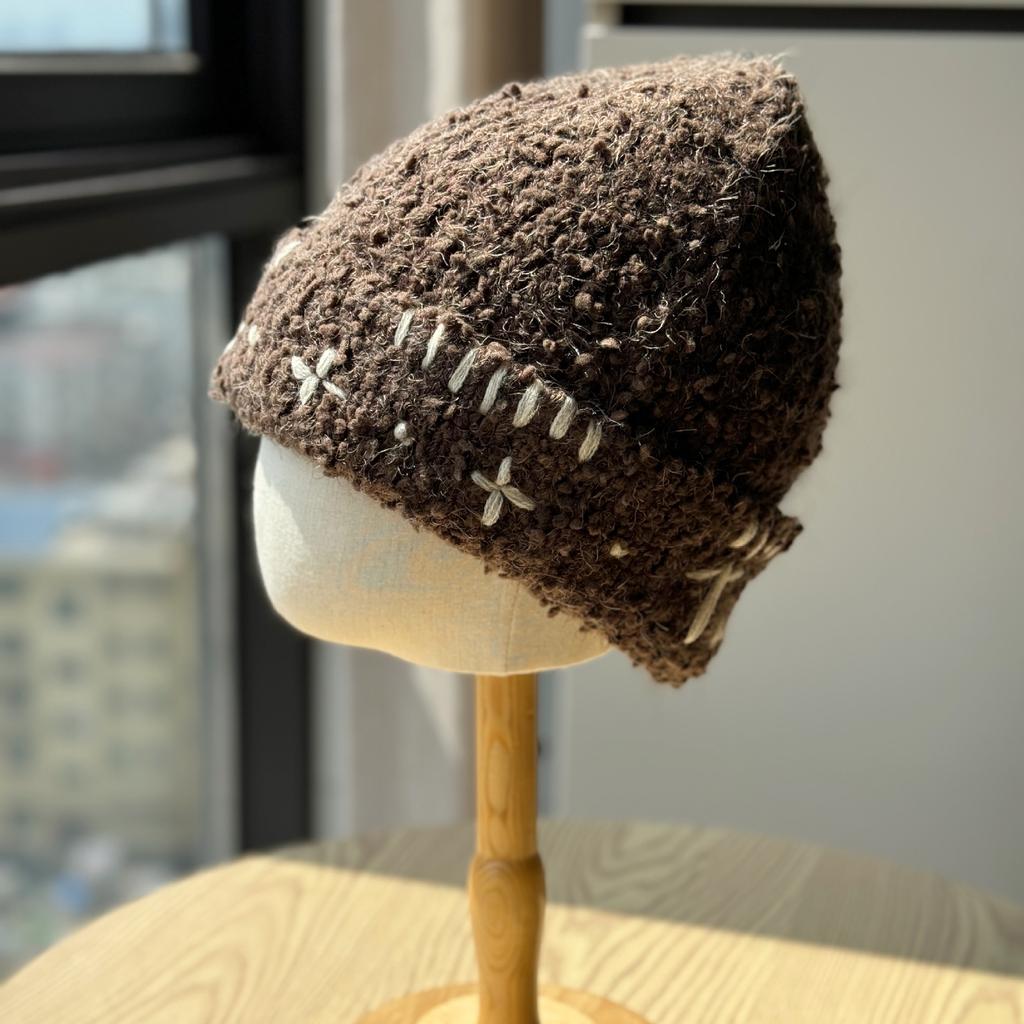 Handmade Crocheted Hat for Women In Autumn and Winter Thickened and Warm Ear Protecting Face Showing Small Woolen Cold Hat