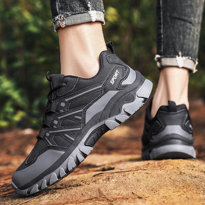 Breathable new large size outdoor couple hiking shoes leisure travel sports shoes