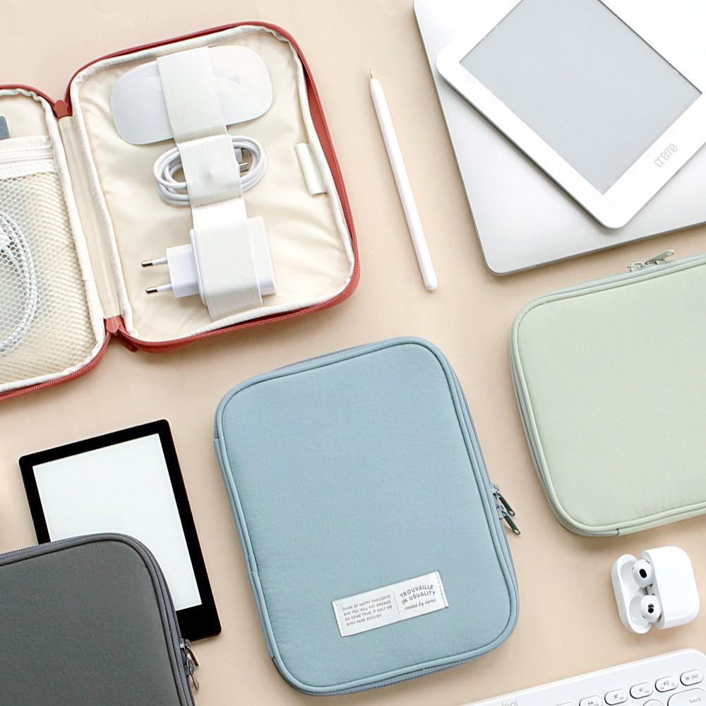 Iconic Opening E-Book Reader Cable Pouch 4 Colors