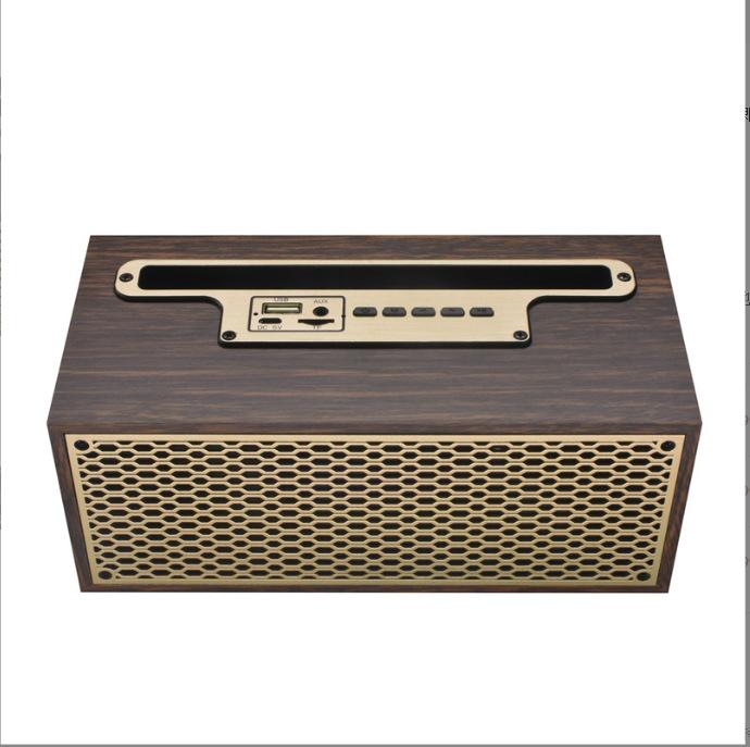 

Retro Wooden Bluetooth Speaker with High-Volume Subwoofer Output,Portable Outdoor Music Player Campin,Reading Home Desktop Setup