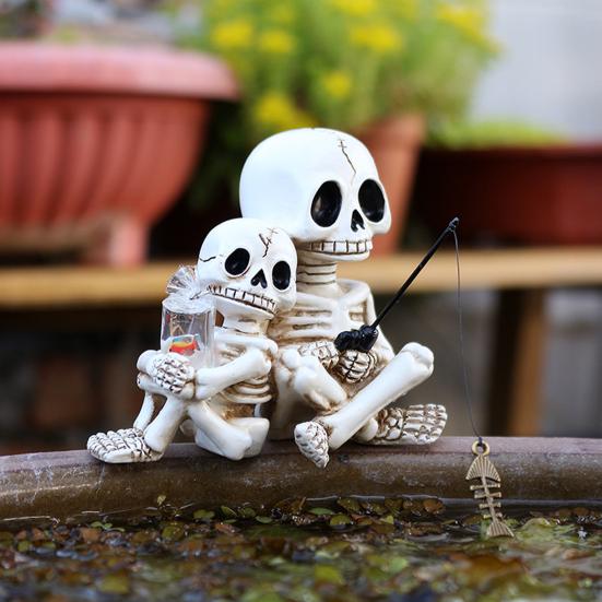 Skeleton Ornament Parent-Child Skull Fishing Design Hand-Painted Resin Figure Garden