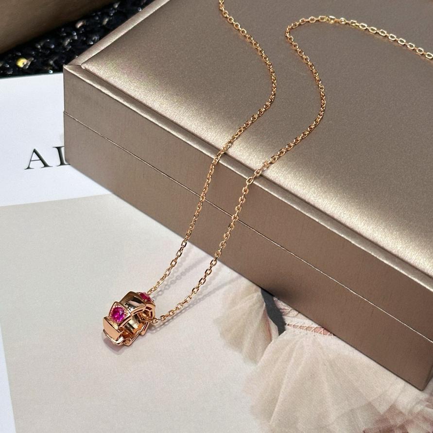 2024 Latest Hot Brand Vintage Women's Necklace Luxury Jewelry For Women 925 Sterling Silver Designer Pendant Chain Necklaces