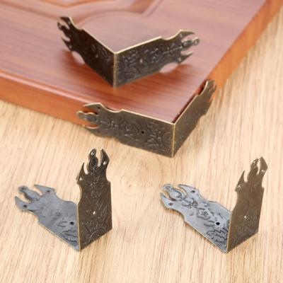 4 Stück dekorative Eckenschützer für Koffer, Boxen, Eckenabdeckungen, Muster, geschnitzte Ecken, Klammern, Möbelbox-Ecke mit Nagel