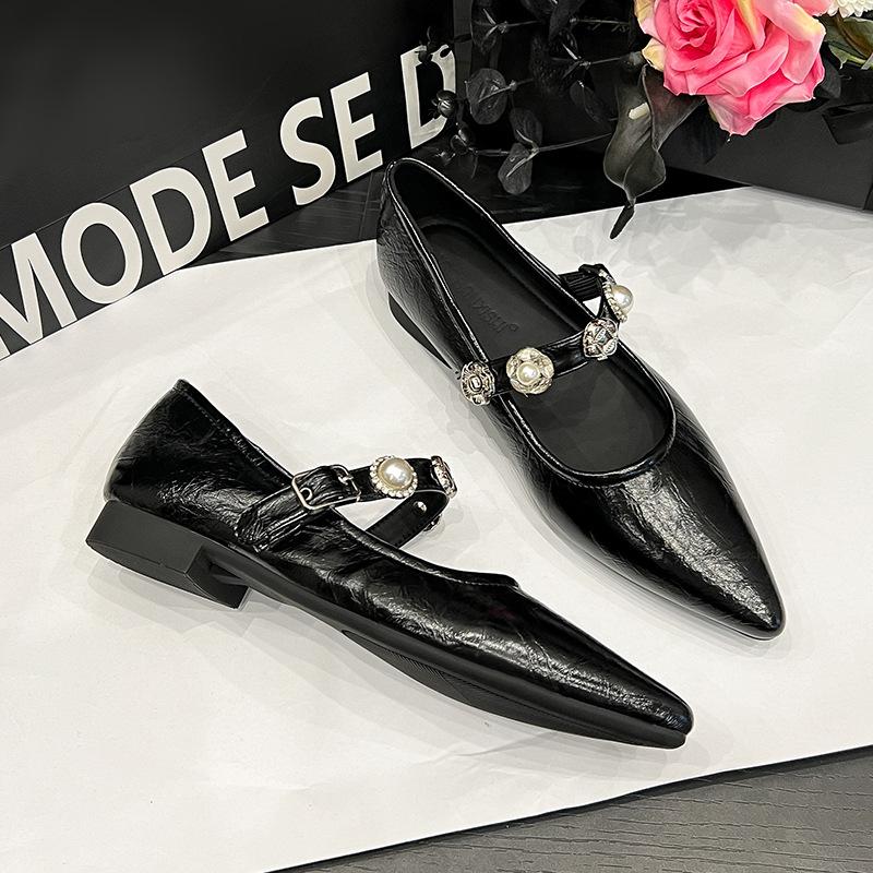 

High sense~ temperament patent leather pointed single shoes women with skirt rhinestone word with flat Mary Jane shoes women 35 чорний