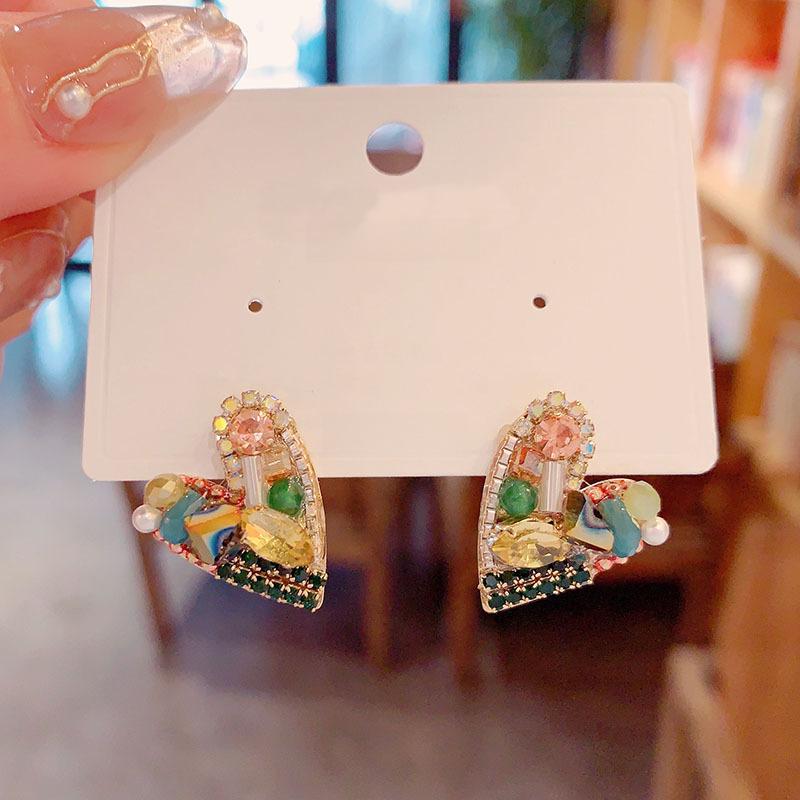 Handmade Crystal Heart Earrings - Japanese & Korean Inspired, Unique Design with Silver Needles, Popular Online Fashion Accessory.