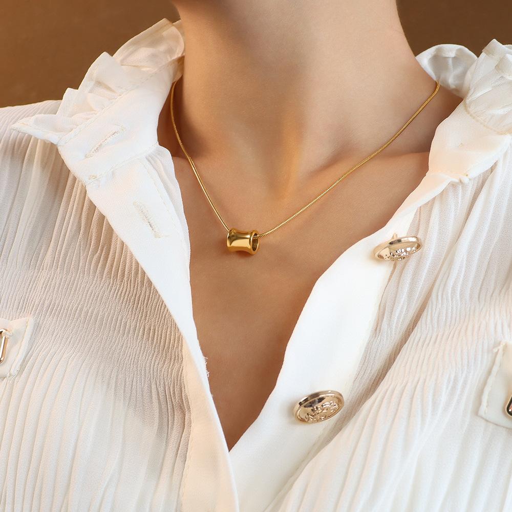 

Ветреный темперамент, маленькое ожерелье на талию, цепочка на ключицу, титановая сталь, 18-каратное золото, браслет, набор, нишевый дизайн, ожерелье