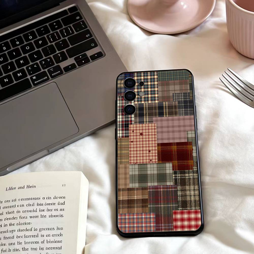 Scottish Tartan Pattern Phone Case For Samsung S25,24,23,22,30,21,10,9,Ultra,Plus,Lite,FE,4,5 G Soft Black Case