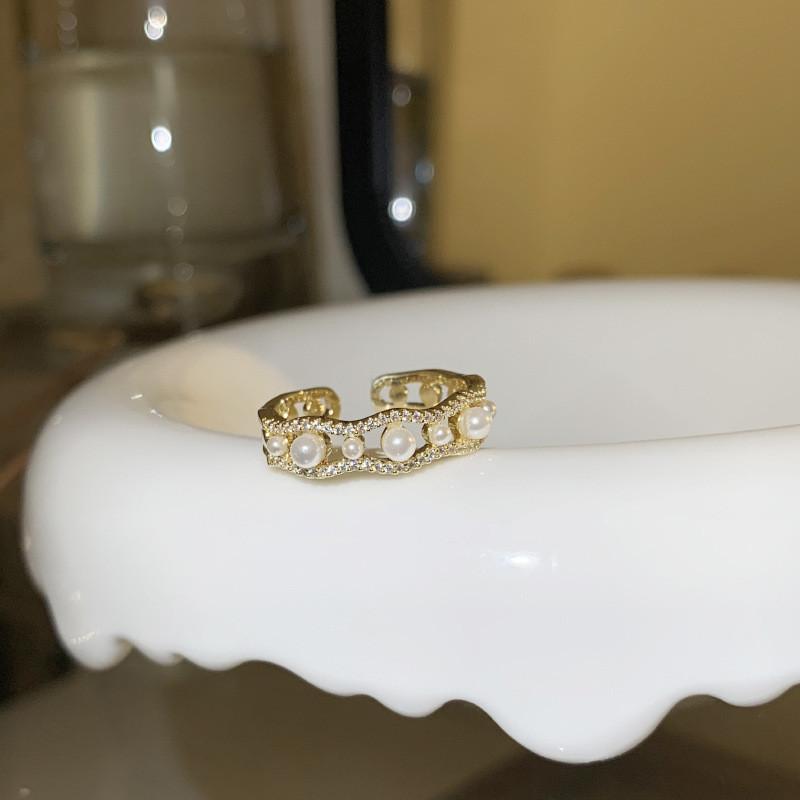 Chic Geometric Design Copper Ring With Rhinestones And Pearls Ideal For Womens Fashion Accessories