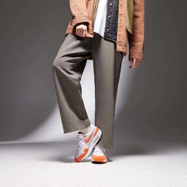 Кроссовки Nike Air Max 1 Women нейтральный серый/белый/черный/оранжевый