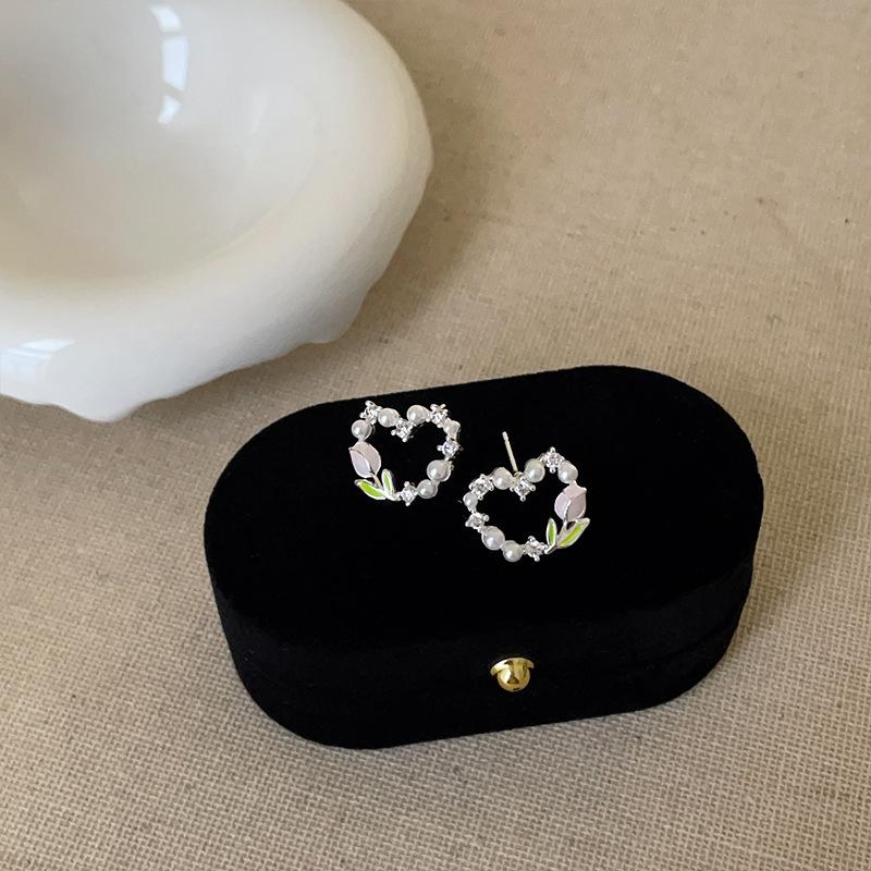 

Серьги-гвоздики с жемчугом в виде цветка тюльпана, женские, легкие, роскошные, высокого класса, темпераментные, элегантные, модные, индивидуальные, трендовые, универсальные серьги