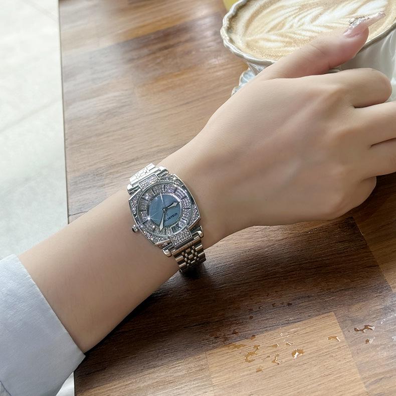 Gypsophila Steel Band Luxury Women's Quartz Watch with Diamond-Set Round Dial