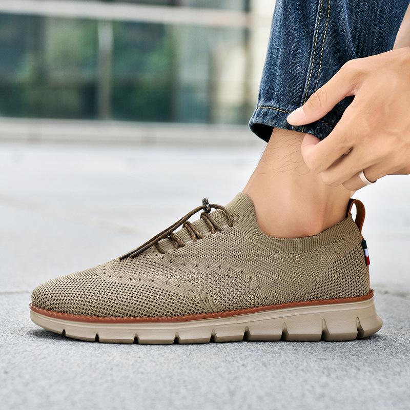 Casual comfortable breathable mesh fly-woven shoes travel shoes spring, summer and autumn classic extra large size shoes