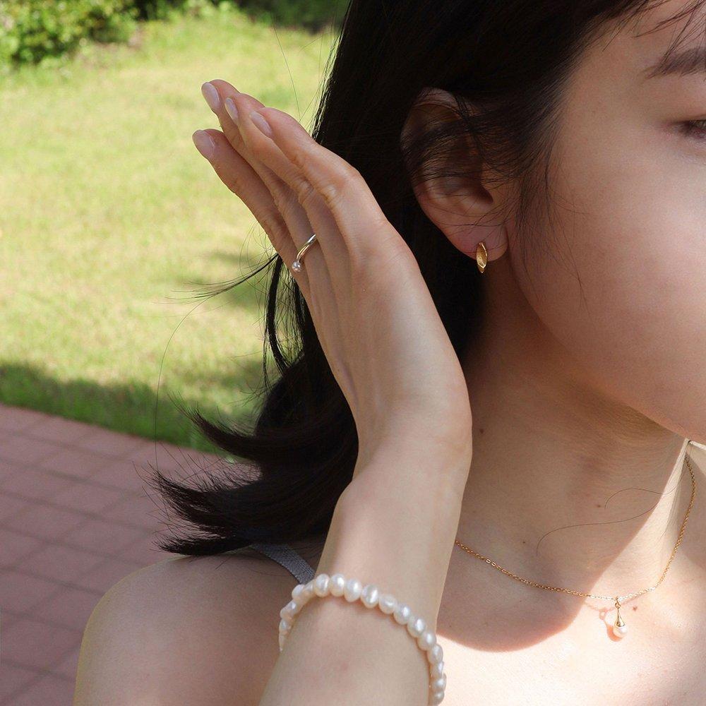 14K Gold-Filled Silver Curve Matte Pin Earrings