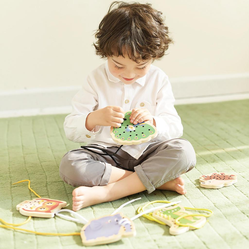 Classic World Free Jungle Threading Toy Animal Threading Bead Threading Wooden Educational Toy Years 18 Months 1.5 (CL20115)