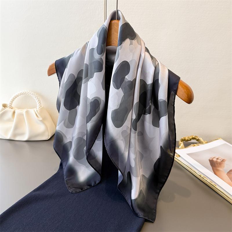 Luxury Fashion Designer 70cm Square Scarves Women's Silk Scarf Spring and Summer Foulard Shawl Bandana Small Hairbands