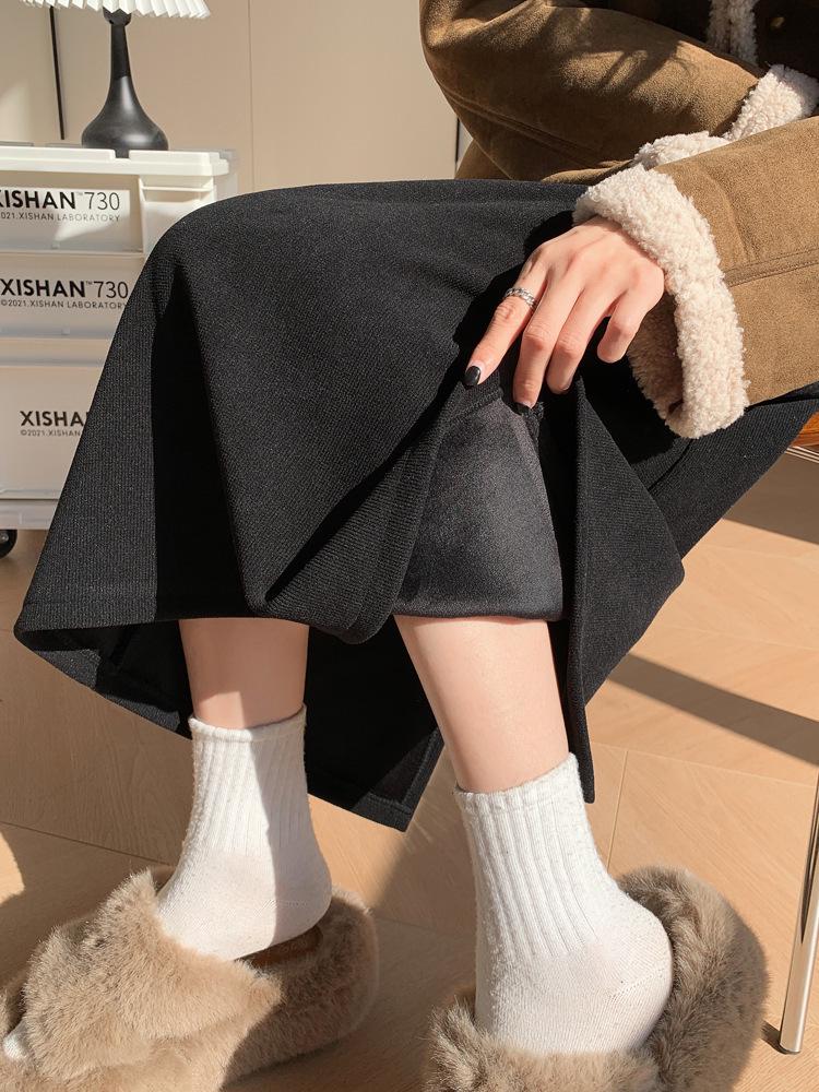 Cord-Samtrock mit hohem Bund - Herbst/Winter Kollektion 2024, Schlankmachend, Mittellang, mit seitlichem Schlitz