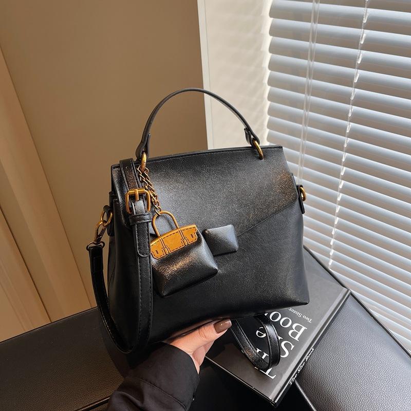 Winter New Women's Bags, Fashionable Versatile Underarm Bags, High-end Single Shoulder Messenger Bags, Trendy Commuter Handbags, Bags