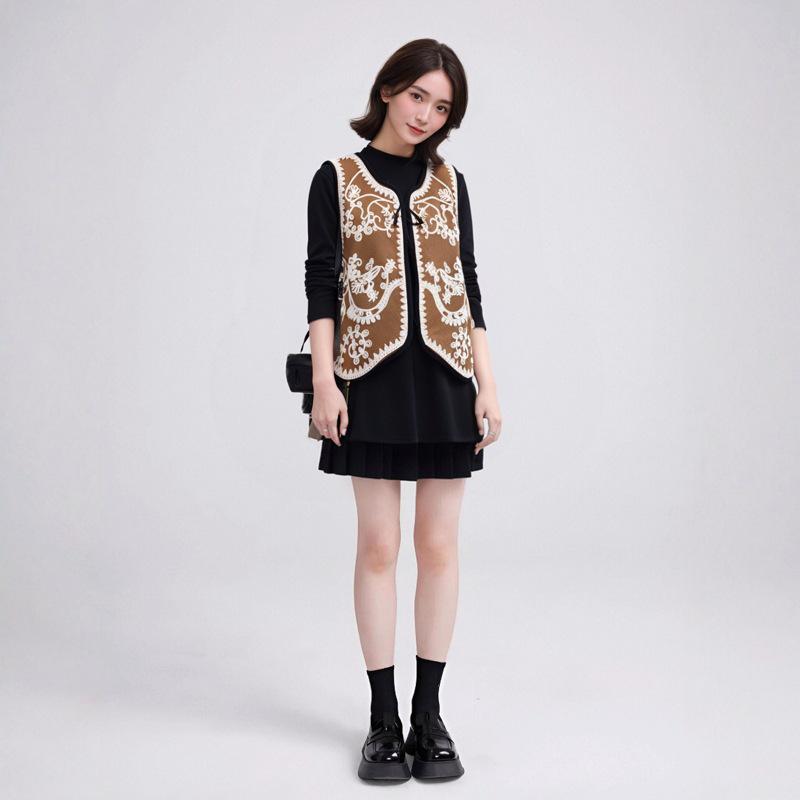 Retro Corduroy Lambswool Vest with Heavy Embroidery and Shoulder Pads - European and American Style