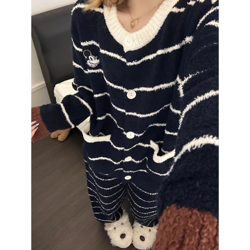 

French lazy wind striped half-edge velvet pajamas women s autumn and winter new large size long-sleeved trousers loungewear spot M