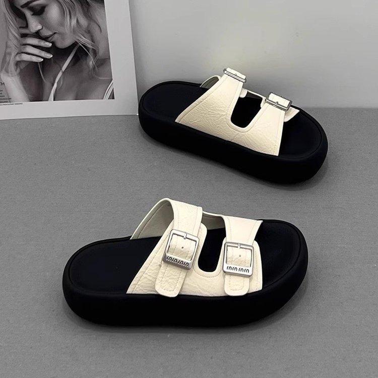 Thick-bottomed one-word cool slippers women's 2025 summer new outer wear fashionable versatile stepping on shit feeling casual beach slippers tide