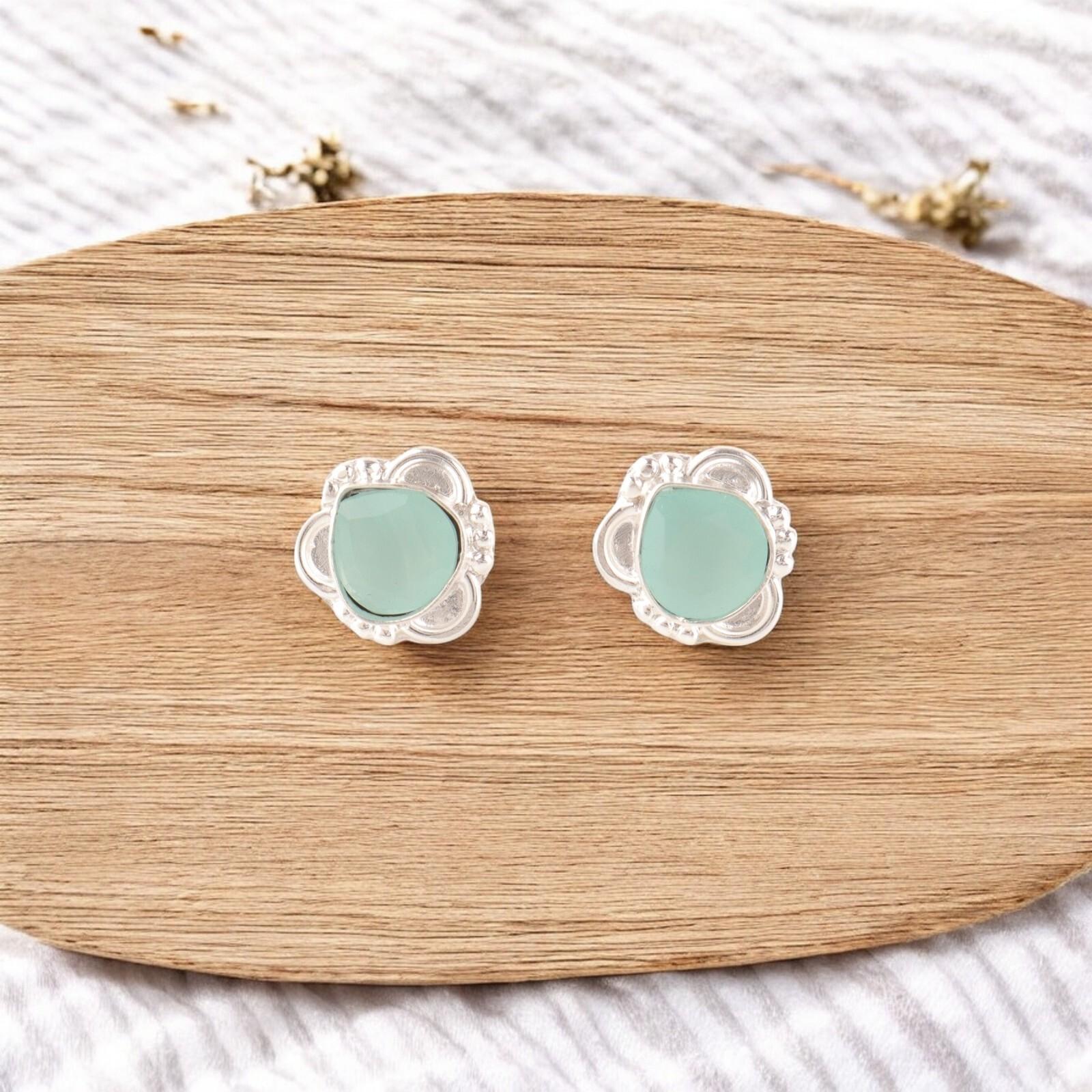 

Серьги с самоцветом Аквахалцедон из стерлингового серебра 925 пробы, ручная работа, бохо-пусеты EE-159-15