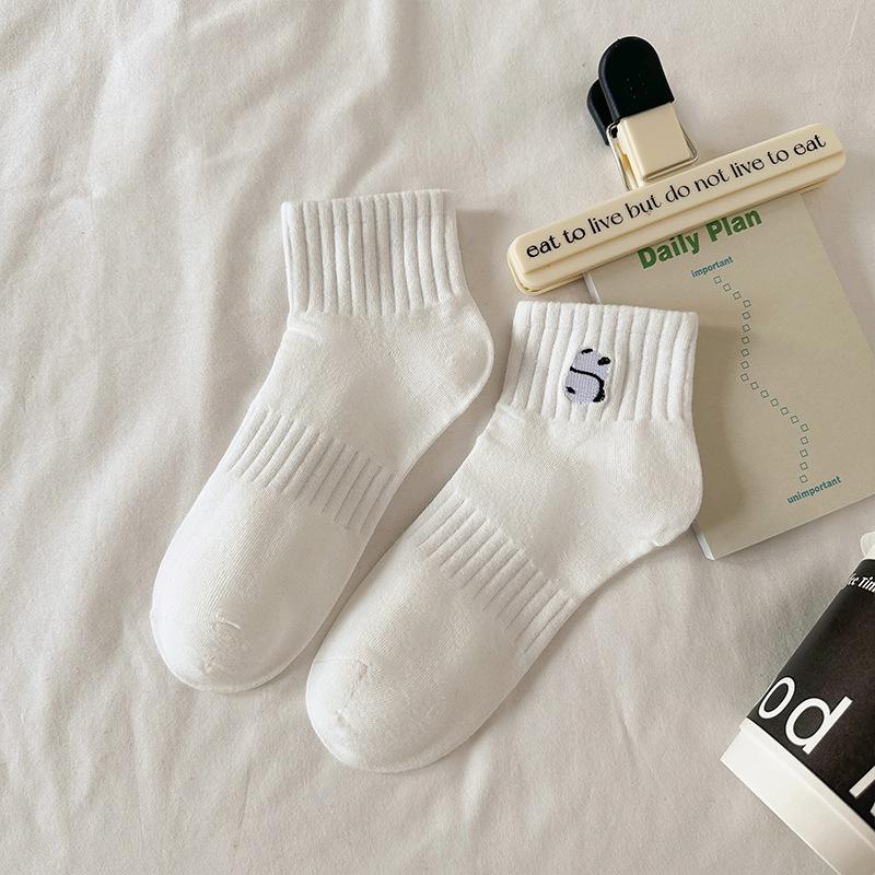 Śmieszne Słodkie Skarpetki Panda z Haftem Kobiety Harajuku Kawaii Zwierzę Czarne i Białe Panda Haftowane Krótkie Skarpetki do Kostki