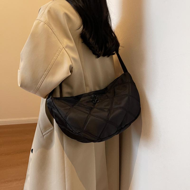 Large capacity women's shoulder bag new trend simple shoulder oblique span bag fashion casual armpit bag