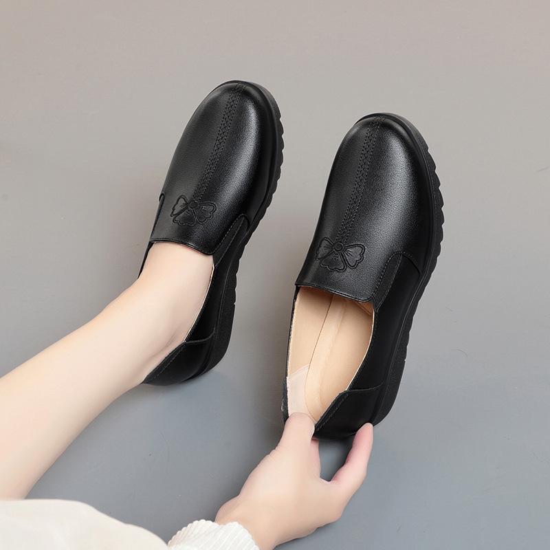 Spring Autumn Women's Round Toe Office Shoes Comfortable Soft Leather Shoes Casual Soft Bottom Outdoor Trendy Flat Shoes