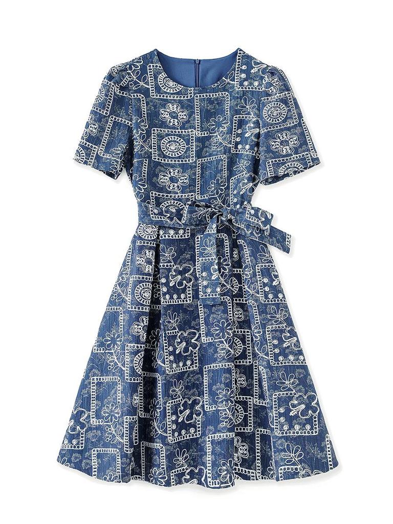 High-End Exquisite Crew Neck Embroidered Lace-Up Summer Dress