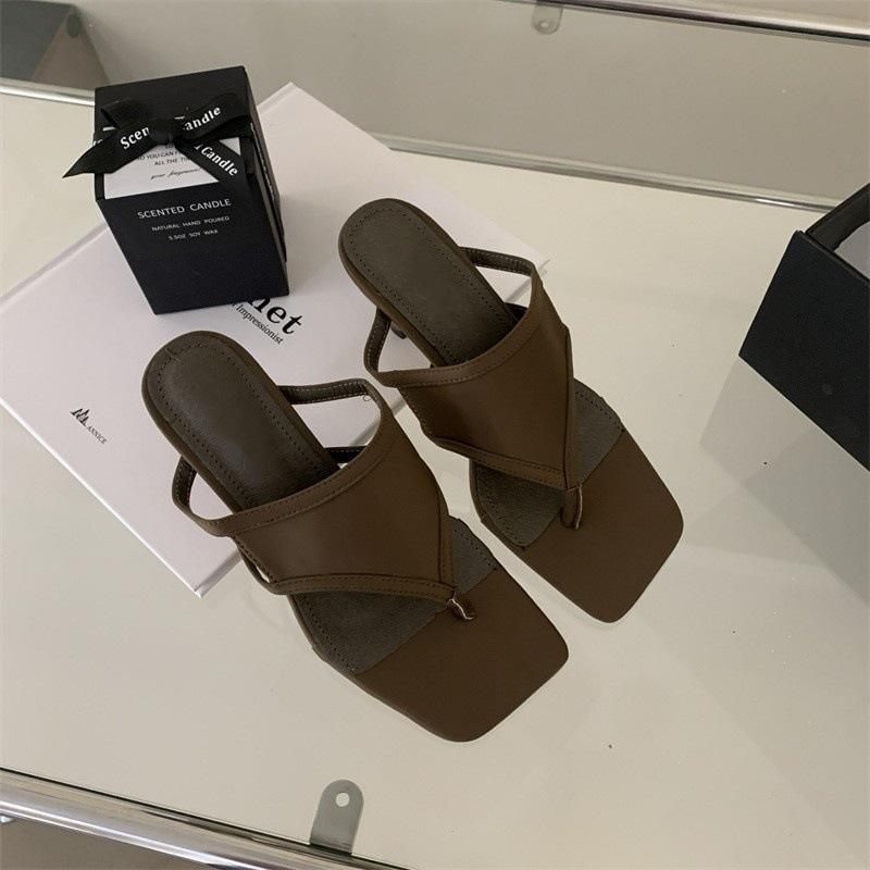 Internet Celebrities Pinch Feet White Flip-flops Women's Summer Wear 2025 New Temperament Ins Sandals High Heels Toe Sandals