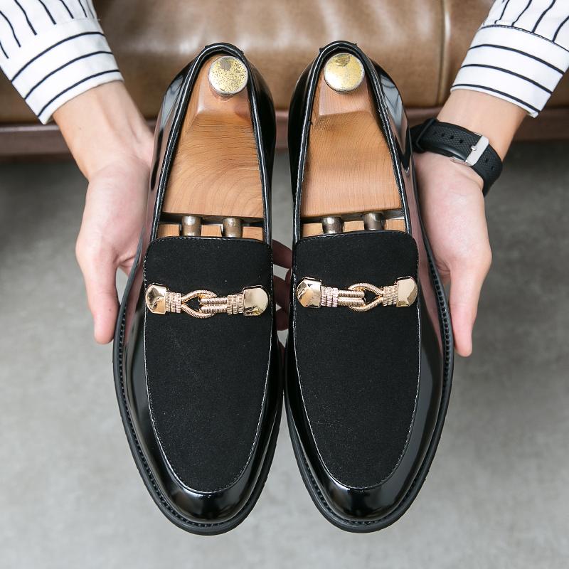Fashion Luxury Designer Fashion Metal Decoration Suede Driving Shoes Men Casual Loafers Business Formal Dress Footwear Zapatos Hombre