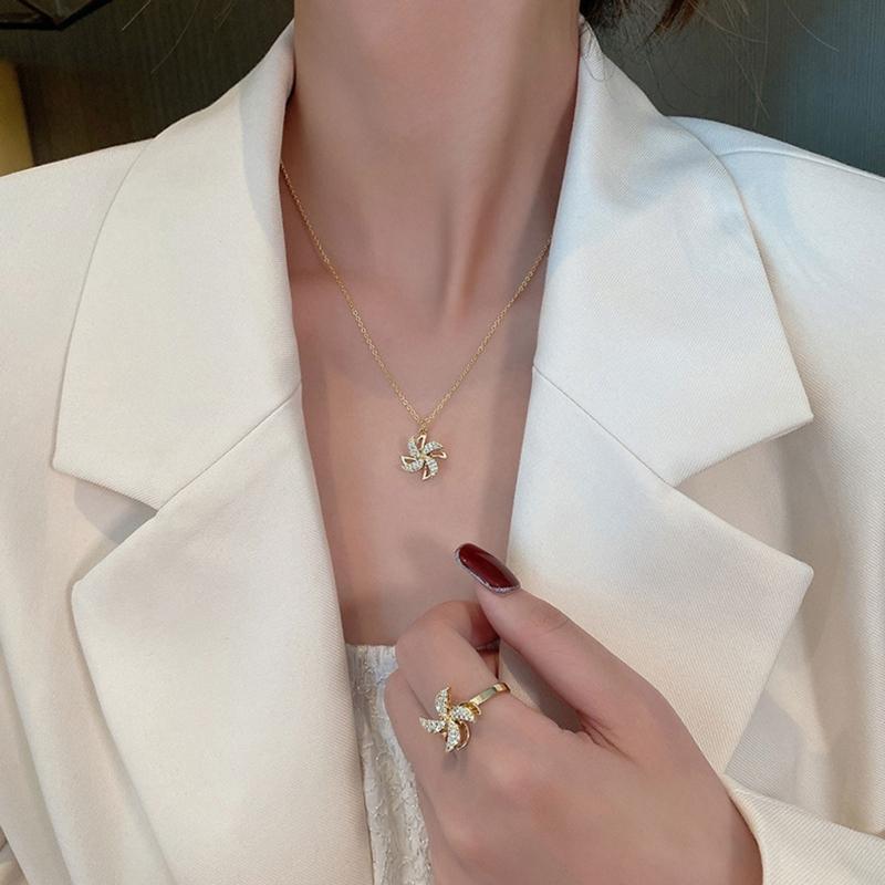 Rotatable Windmill Pendant Necklace Sweet Women's Necklace Delicate Windmill Charm Necklace Relieve Anxiety Necklace Ins
