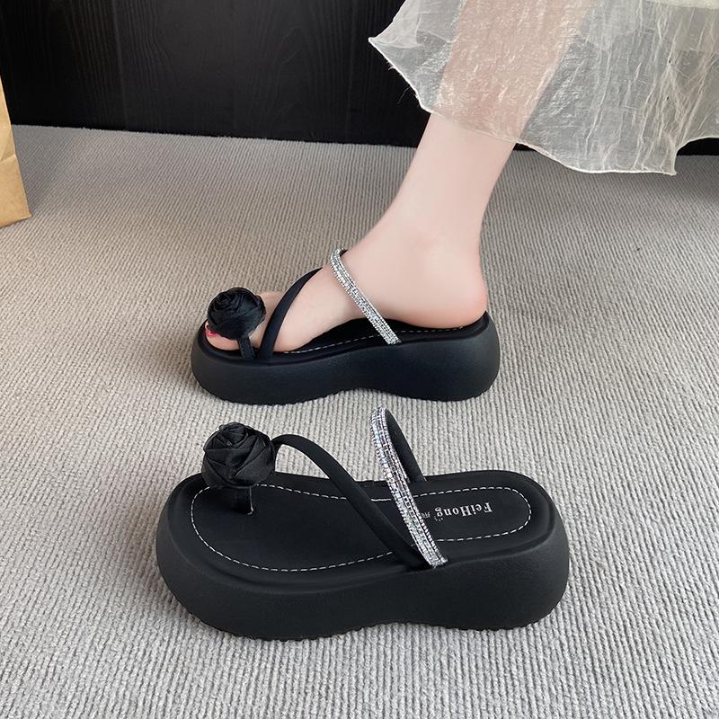 

Rhinestone buckle cover toe cool slippers women wear 2025 summer new fairy wind thin belt simple soft sole low heel sandals 40 чорний