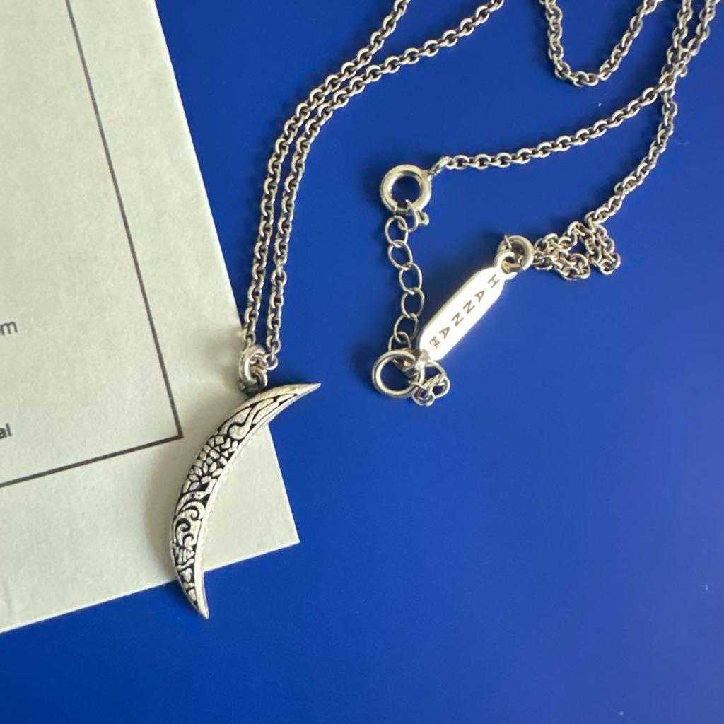 [USED] HANNA Hanna Crescent Moon Silver Necklace Jimin BTS