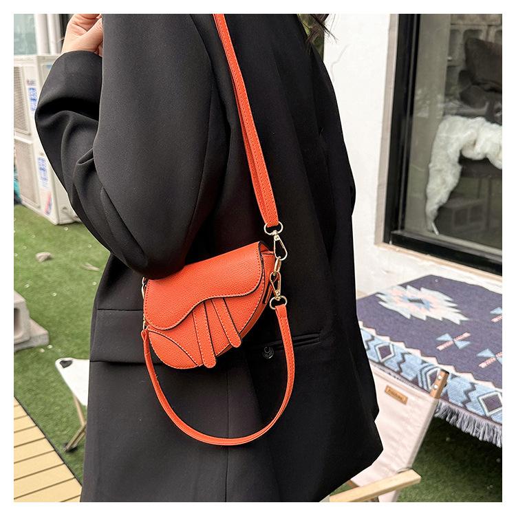 Torba siodłowa Minimalistyczna na ramię Crossbody Modna Damska Torebka ze sztucznej skóry CLE