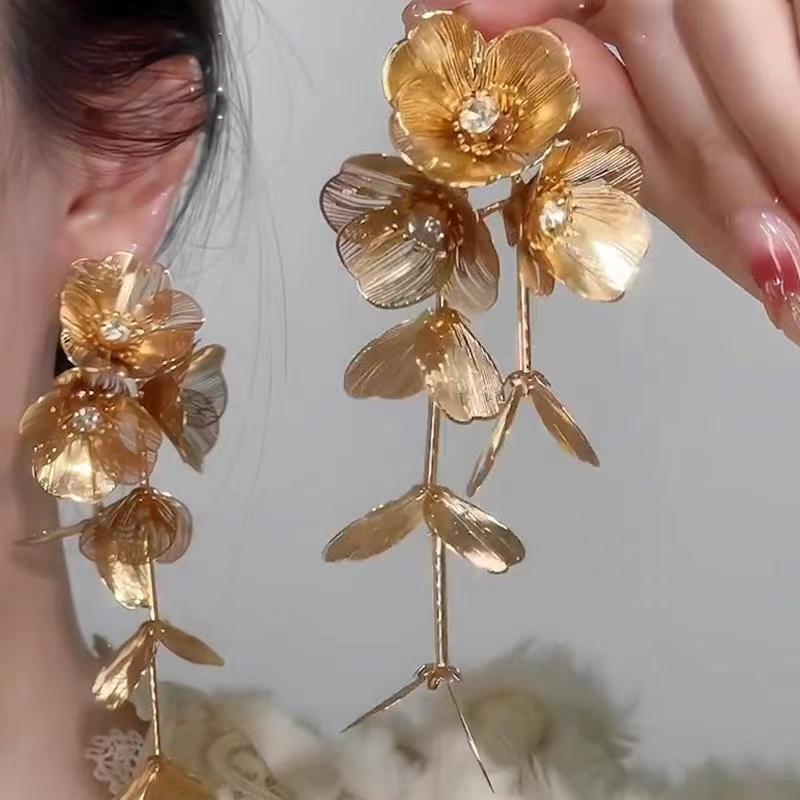 Spring Garden ~ Butterfly dusk øredobber, kvinnelige skog søte blomst lange øredobber, super fe temperament utsøkte øredobber