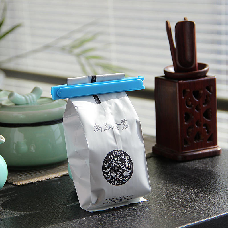 10PCS Food Snack Seal Sealing Bag Clips Portable Kitchen Keep Food Fresh Storage Random Color Plastic Tool Kitchen Accessories
