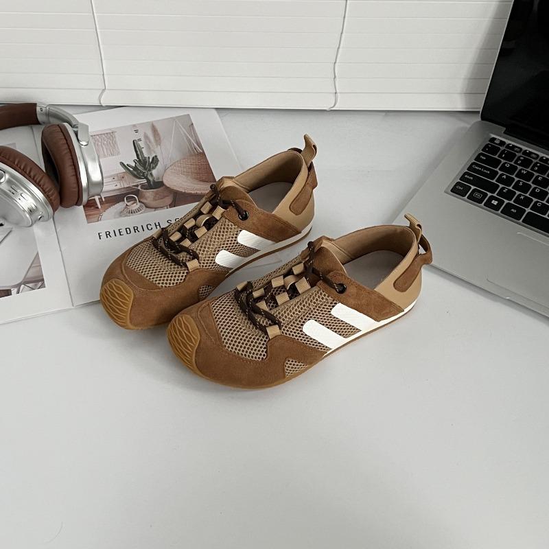 

The new mesh breathable retro women s leather sports running is versatile for spring and summer 39 коричневий