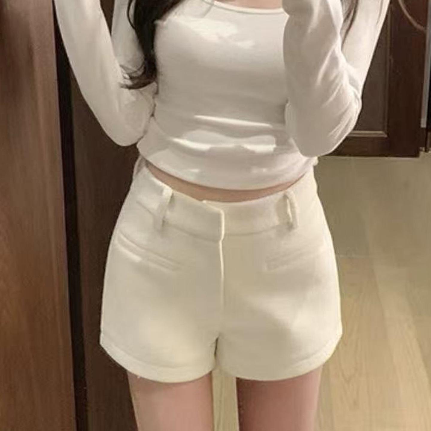 Spring 2026 Women s Black High-Waisted Woolen A-Line Slimming Shorts Large