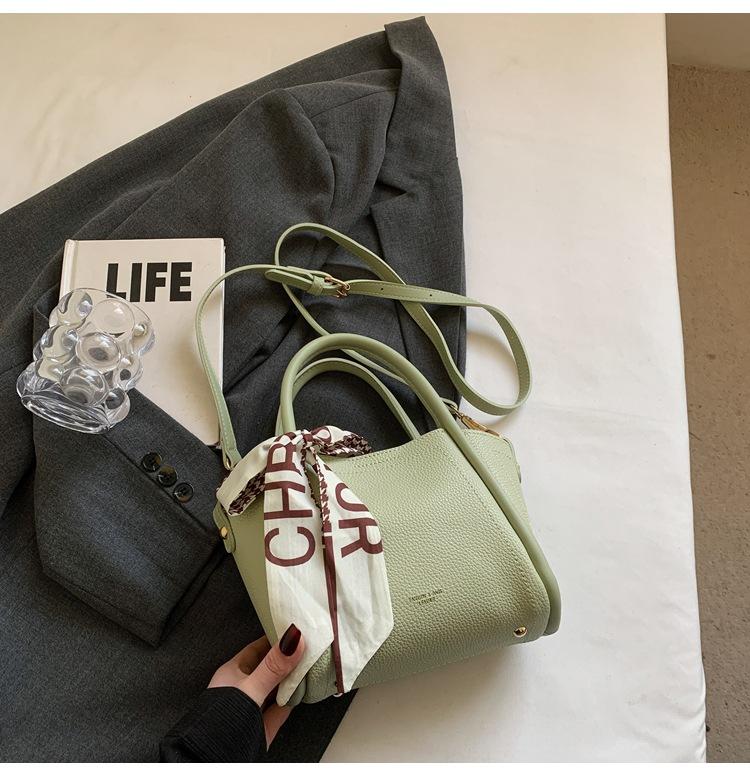 Textured Hand Bag Women's 2025 New Versatile Popular Spring Fashion Casual Shoulder Bag Crossbody Bucket Bag