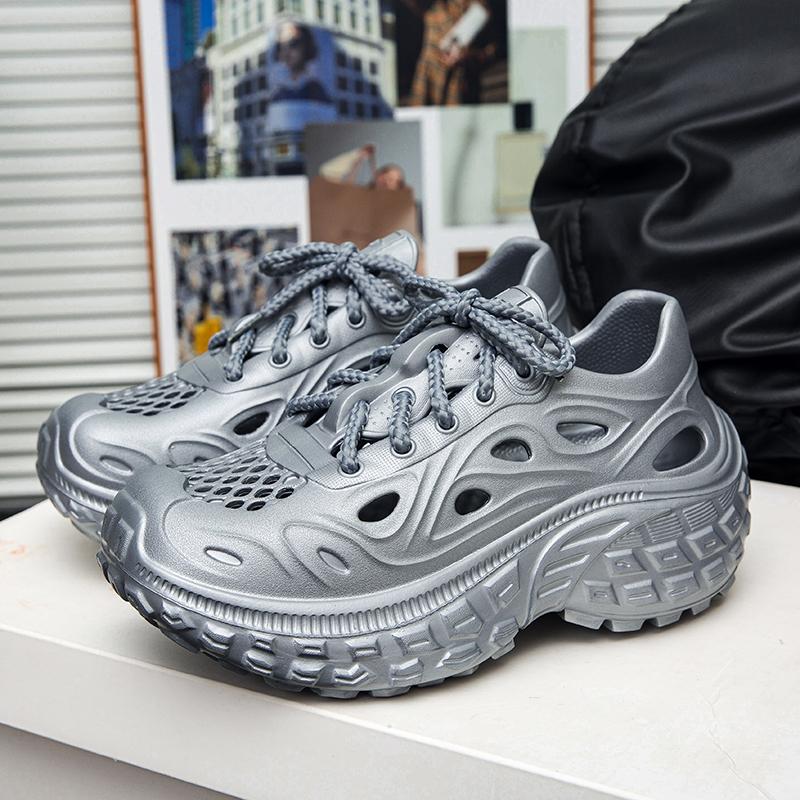 Fashion New High-end texture women's hole shoes for summer outdoor travel men's sandals indoor non-slip breathable soft-soled slippers