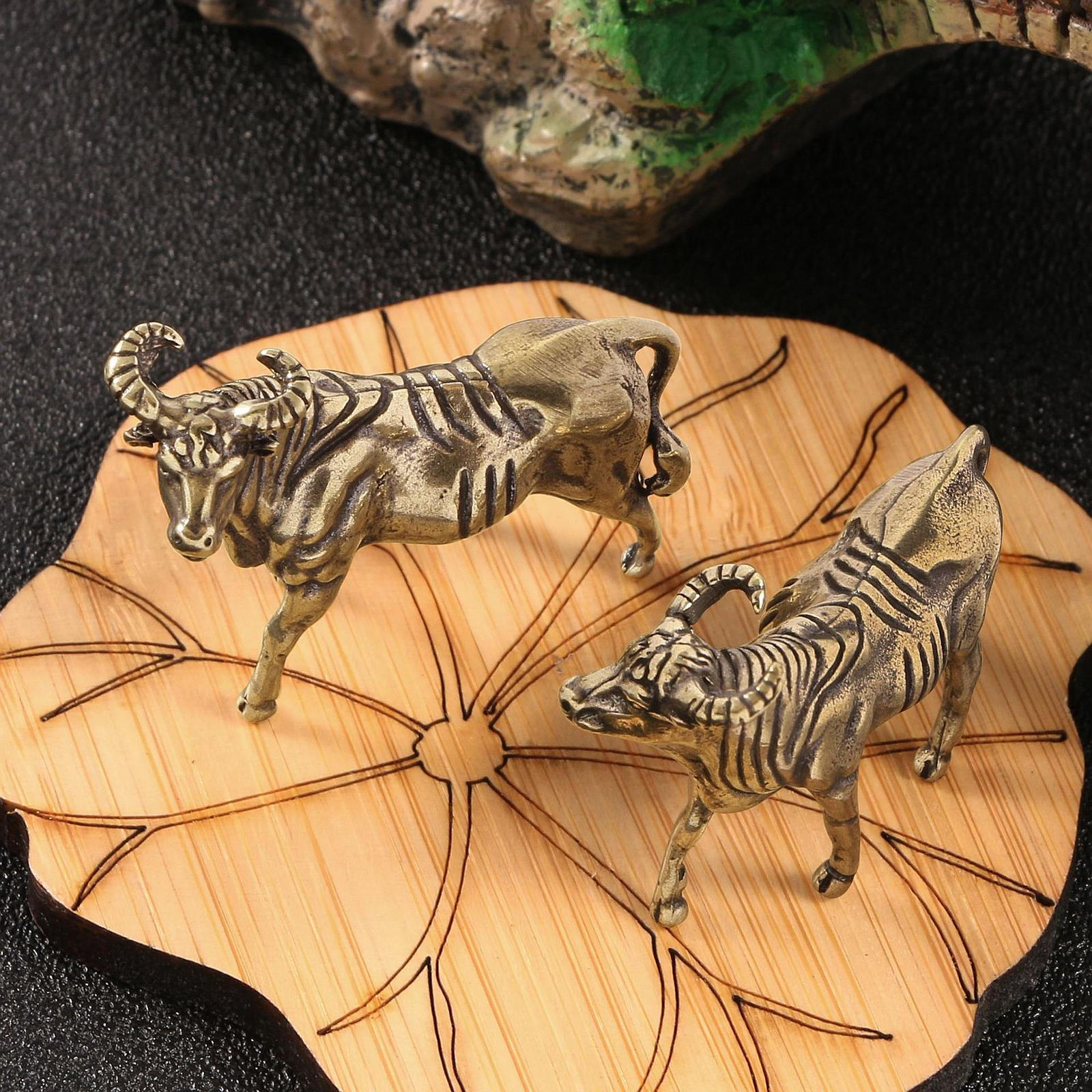

2 Pieces Brass Bull Statue Ox Figurines Gift Crafts Retro Lightweight Desktop Ornament
