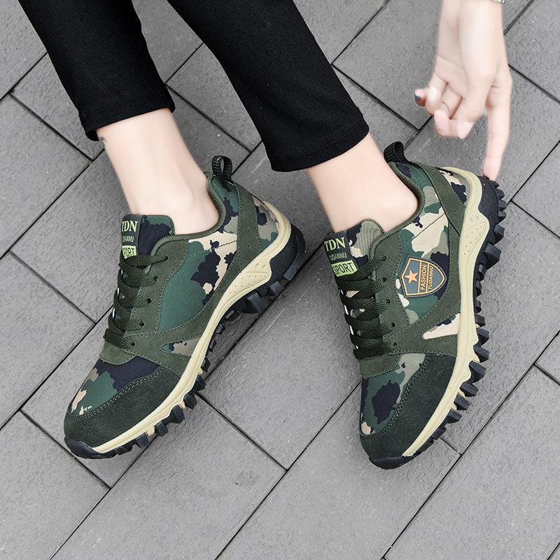 Fashion couple camouflage sneakers fly-woven breathable hiking shoes rubber sole low-top shoes for men and women