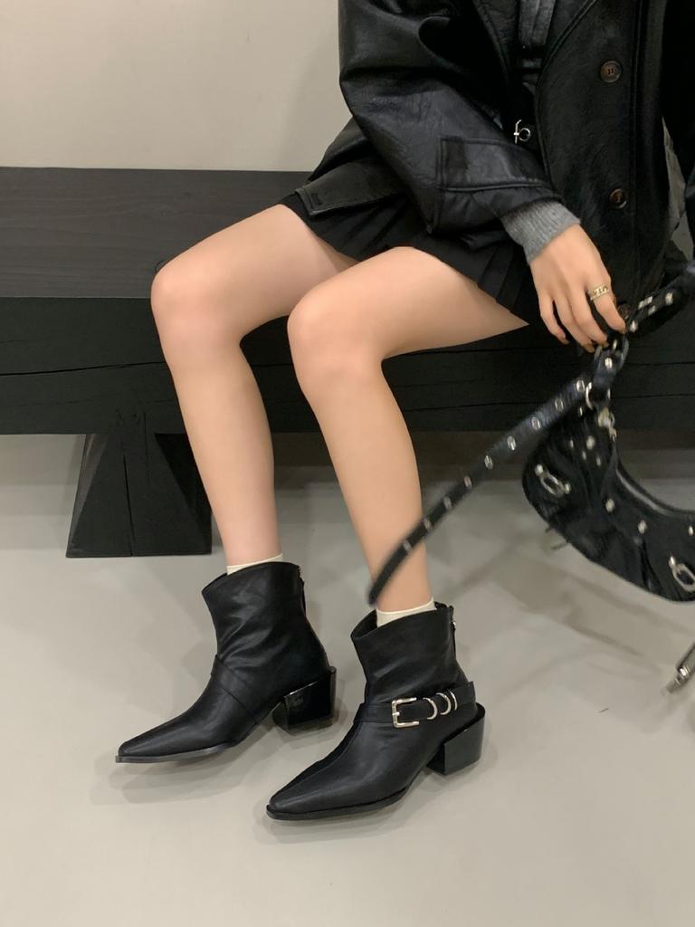 2025 New Retro Square Head Thick Heel Simple British Style Fashion Versatile Metal Button Martin Boots Women