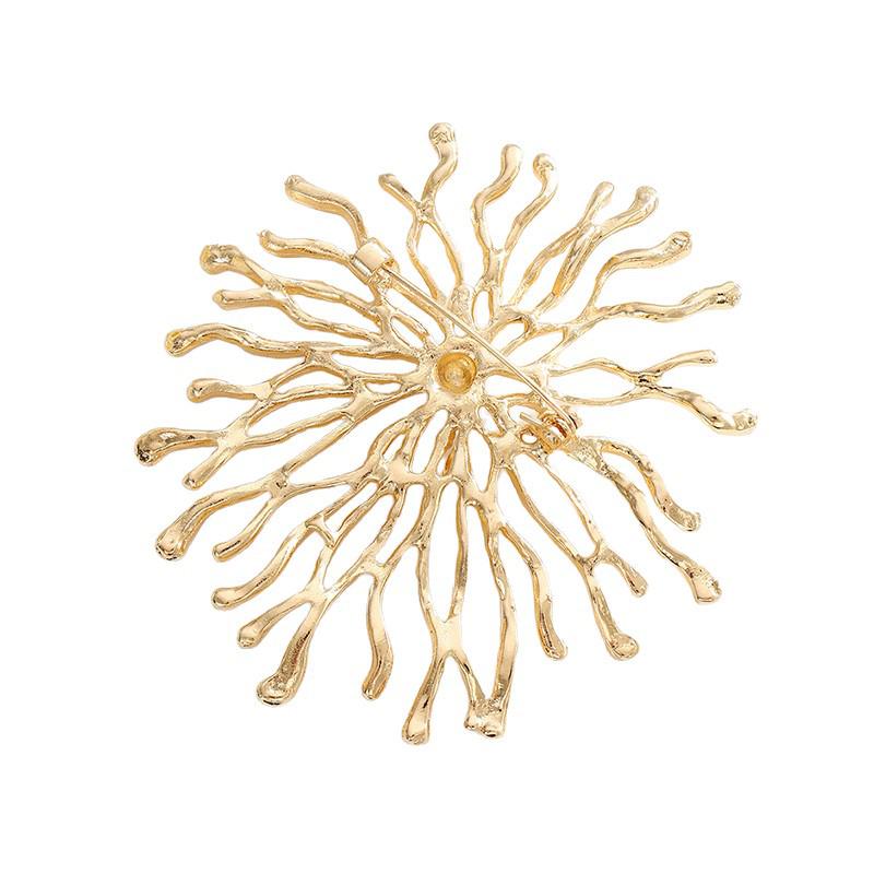 Exaggerated Snowflake Brooch Pin - Stylish Accessory for Women's Daily Wear