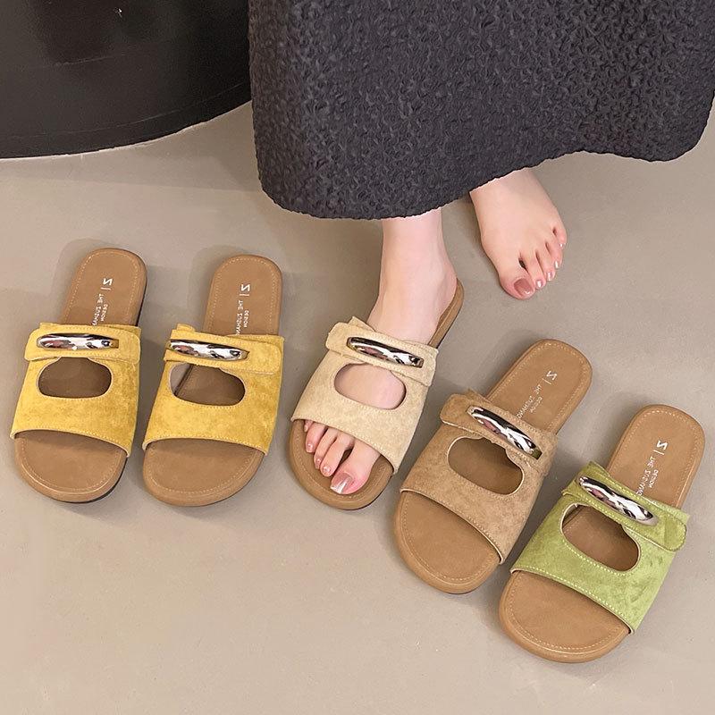 Klett-Hausschuhe für Damen zum Tragen 2025 Sommer neue Modelle mit Röcken, schöne Ein-Wort-Schlappen mit weicher Sohle, rutschfeste Strandschuhe