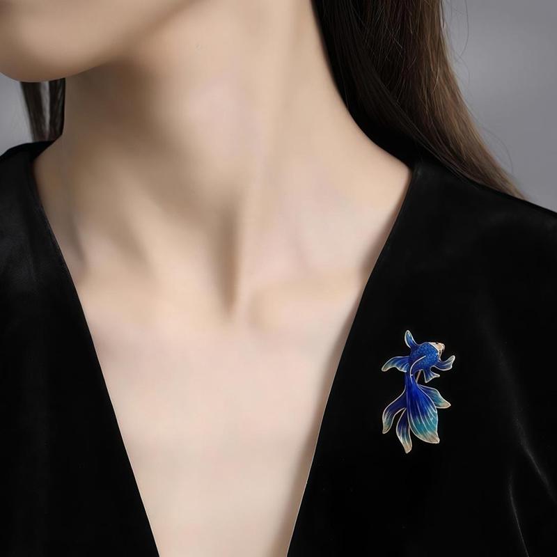 Luxury Koi Brooches Exquisite Chinese Style Goldfish Brooches For Women Girls Versatile Shiny Corsage Clothing Accessories Gifts