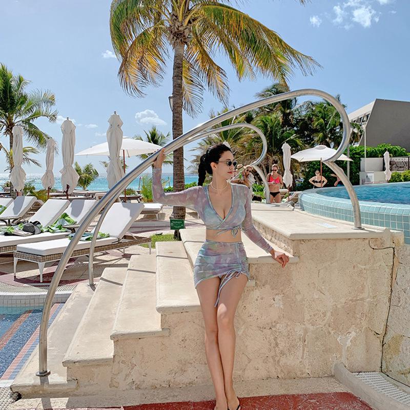 

2024 Градиентный Отбеливающий Купальник для Похудения: Комплект из четырех вещей с длинным рукавом и солнцезащитой Extra Large