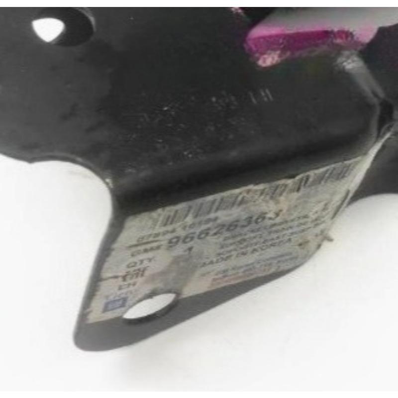 96626363  Left Right Black Subframe Front Axle Brackets Engine Tank Fixed Bracket for Opel Antara for Chevrolet Captiva