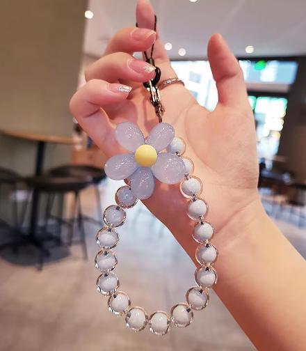 Hot Selling Colorful Fashion Women's Hanging Chain Ring Code Wrist Strap Clip Cute Flower Bead Mobile Phone Lanyard